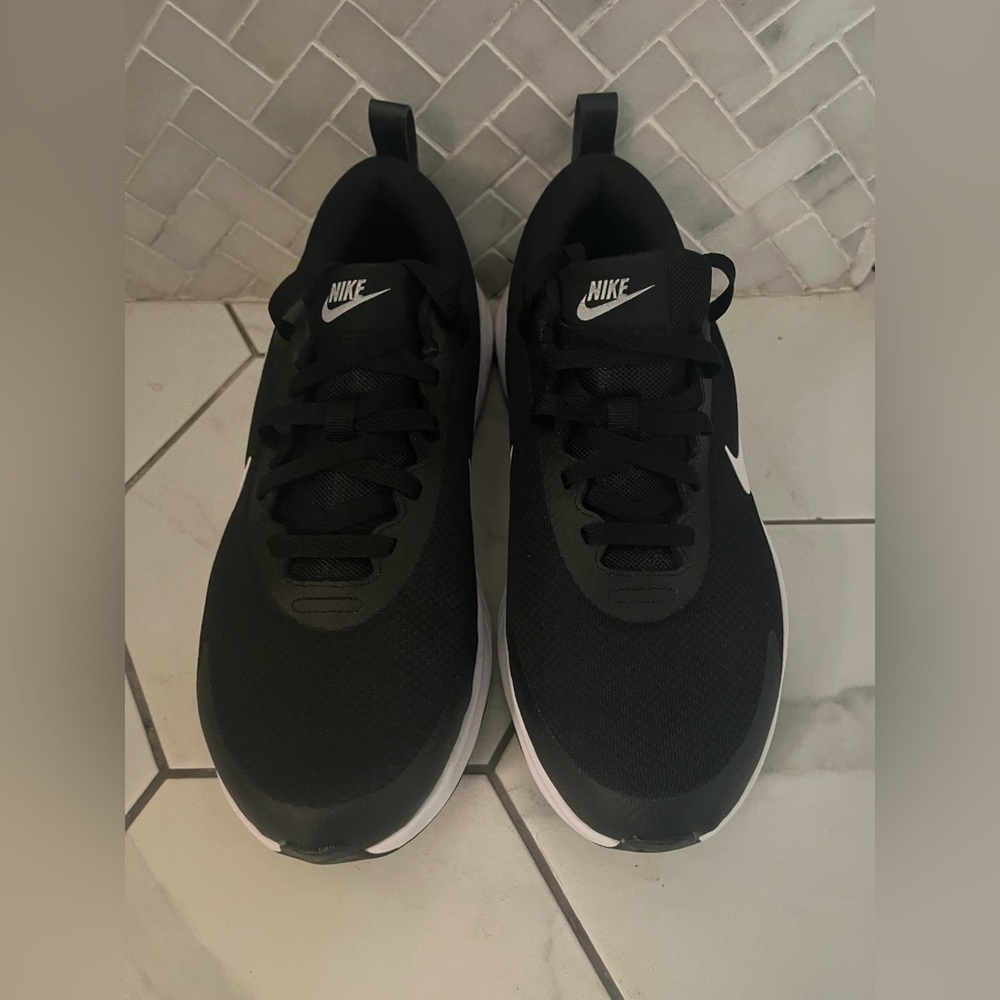 Nike Promina -Womens-extra wide. Dual-Tone Black and White Running Shoes - Picture 3 of 7